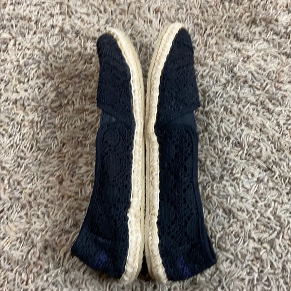 ❤️NWOT❤️Washington Huskies Napili‎ Campus Flat ~ 9